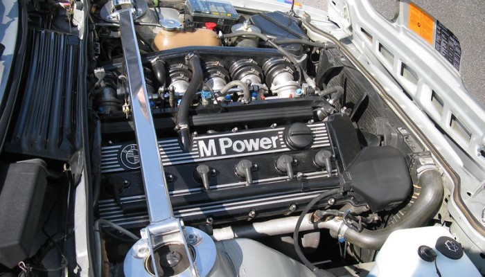 BMW M635CSi M6 E24 Engine