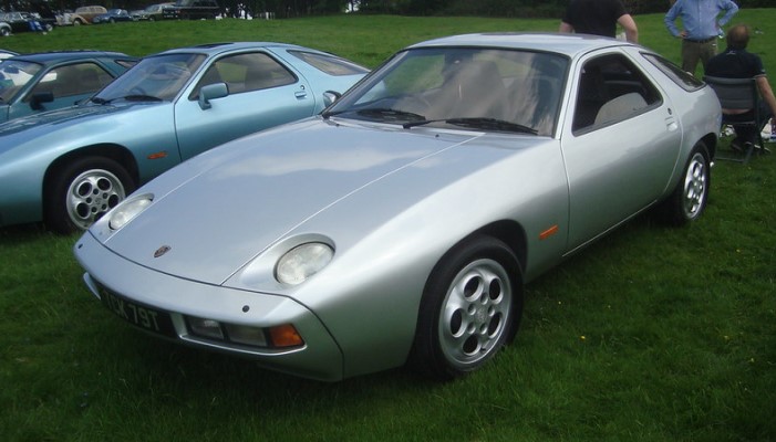 Porsche 928