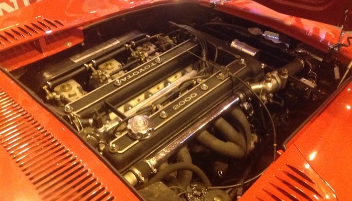 Toyota 2000GT Engine